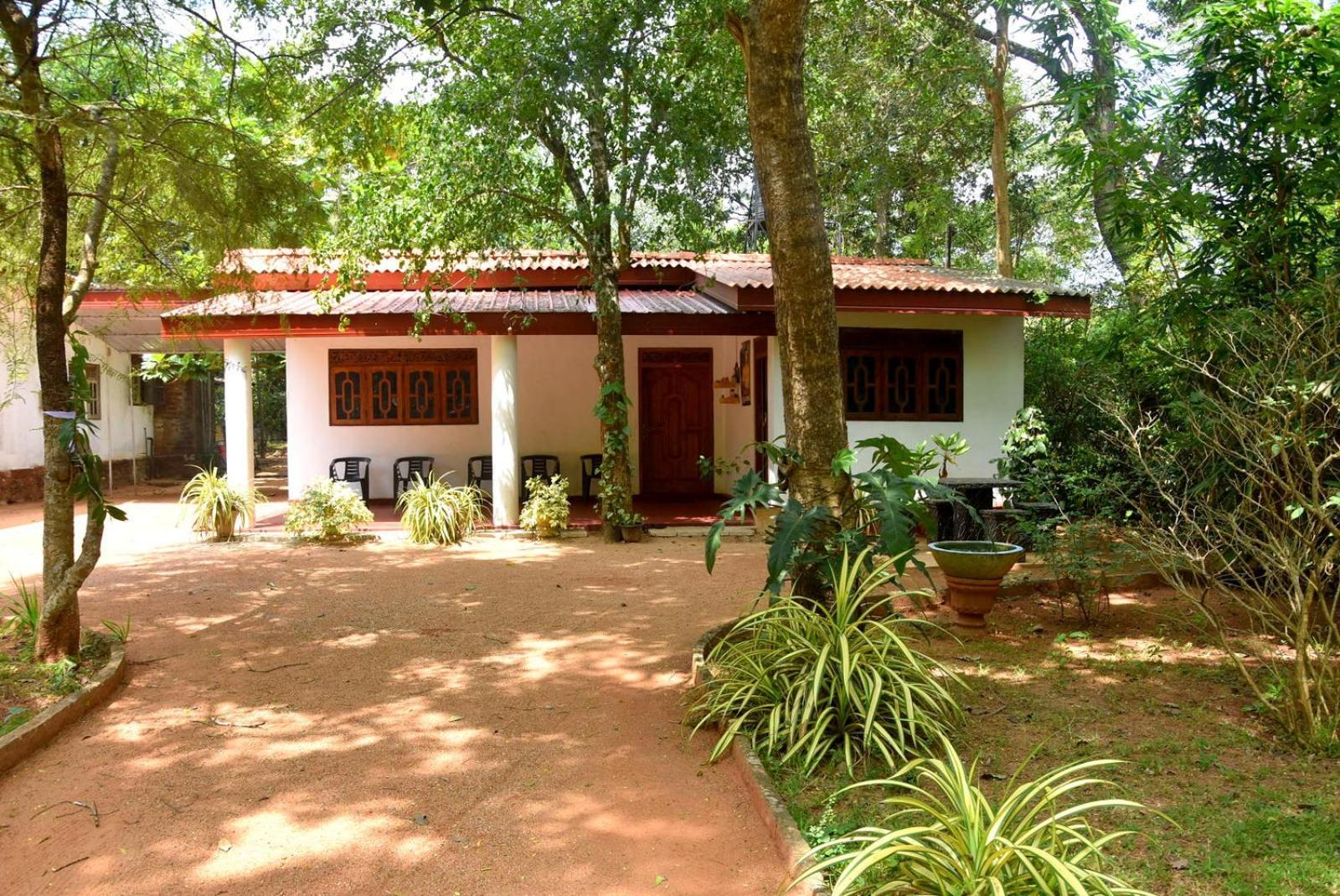 Senasuma Holiday Bungalow أنرادابورام المظهر الخارجي الصورة